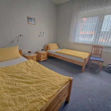 Pension Und Ferienwohnungen Bachmann Wölfersheim Extérieur photo